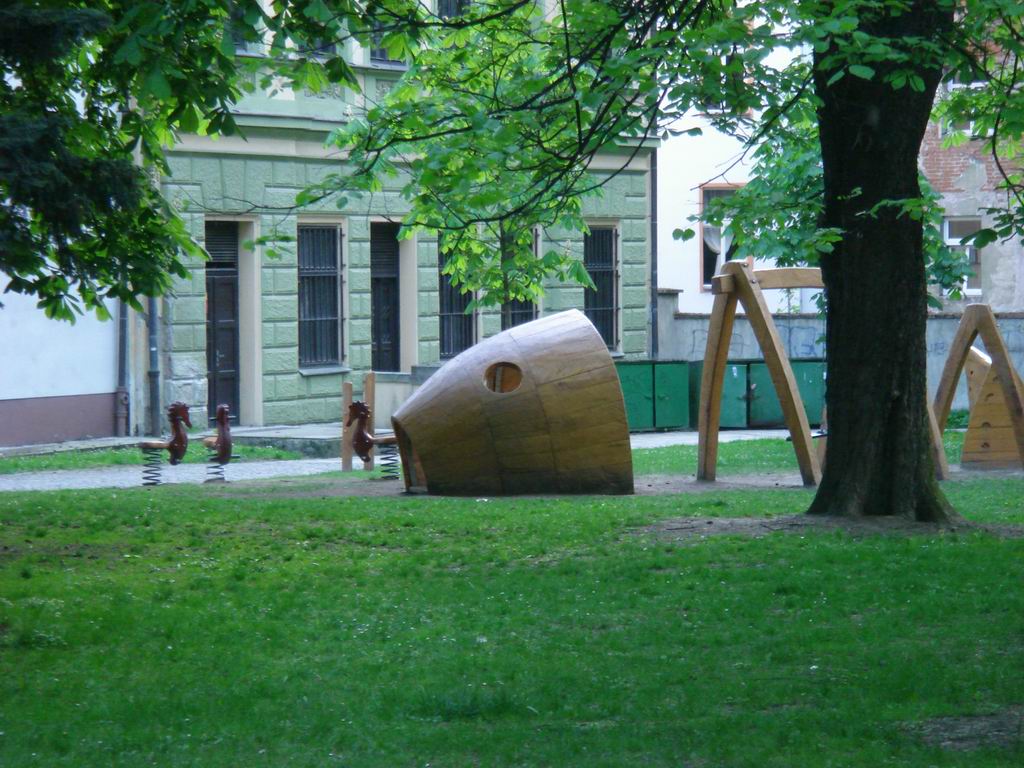 Риыыба. Класний дитячий майданчик.