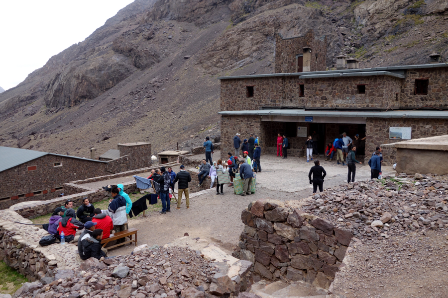 Refugio and a bunch of tourists