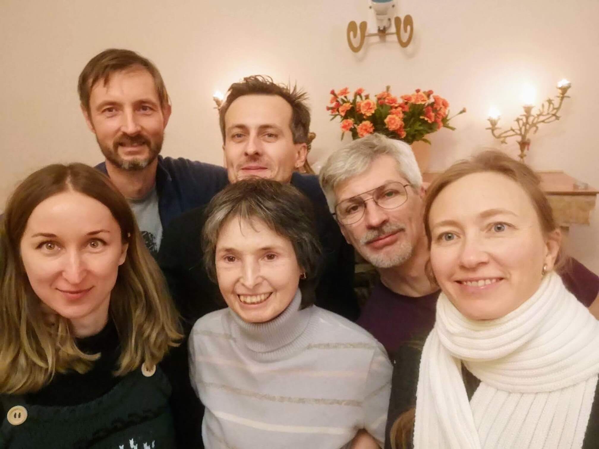 Друзі. Не вистачає Олі та Ростика, вони пішли раніше.