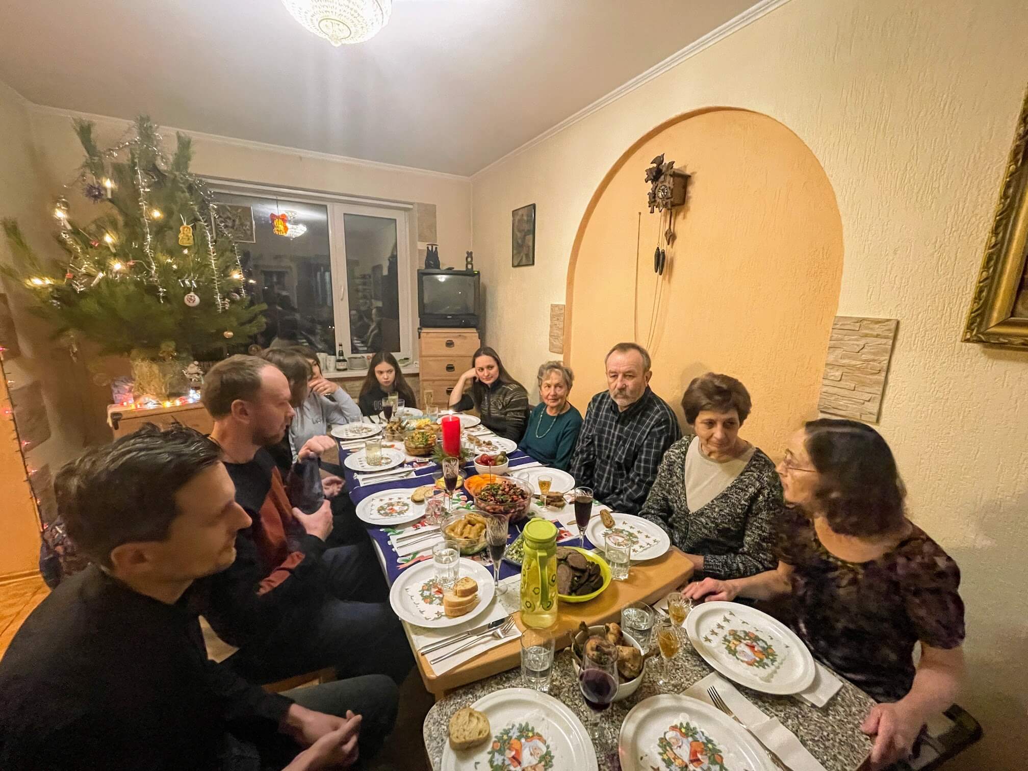 Ворзель. Мама влаштувала зустріч двох родин — Навроцьких і Торхових.