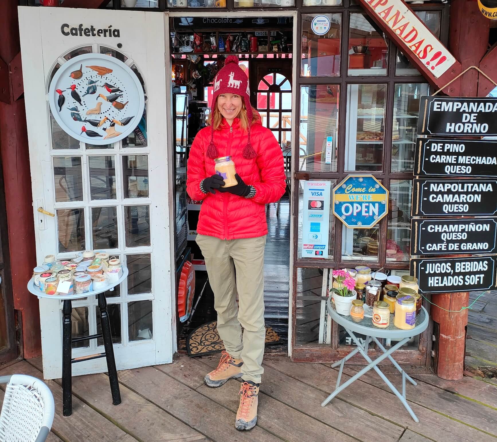 While we were waiting to board, we bought real Chilean honey at the café near the pier — very tasty and aromatic, as we later found out! (a kilo of honey costs $8)