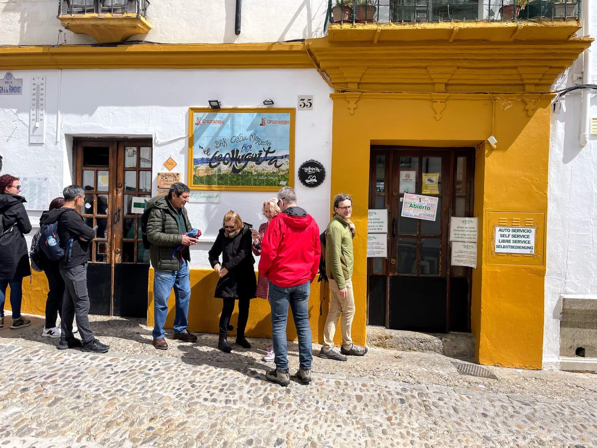 El Lechuguita is very popular with both tourists and locals. We wait in line for seats to become available.