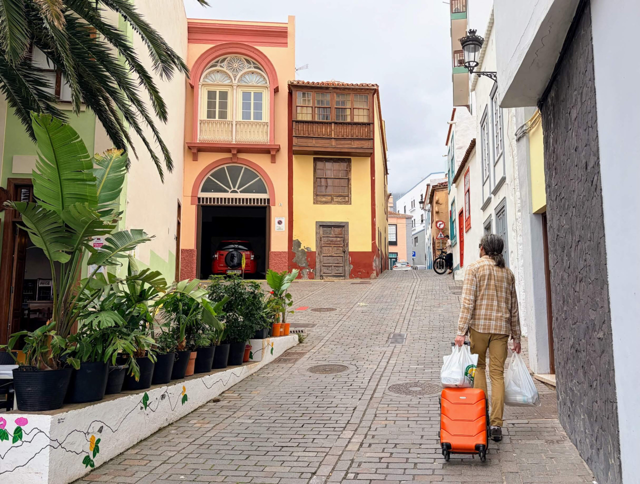 There are very cute little houses here