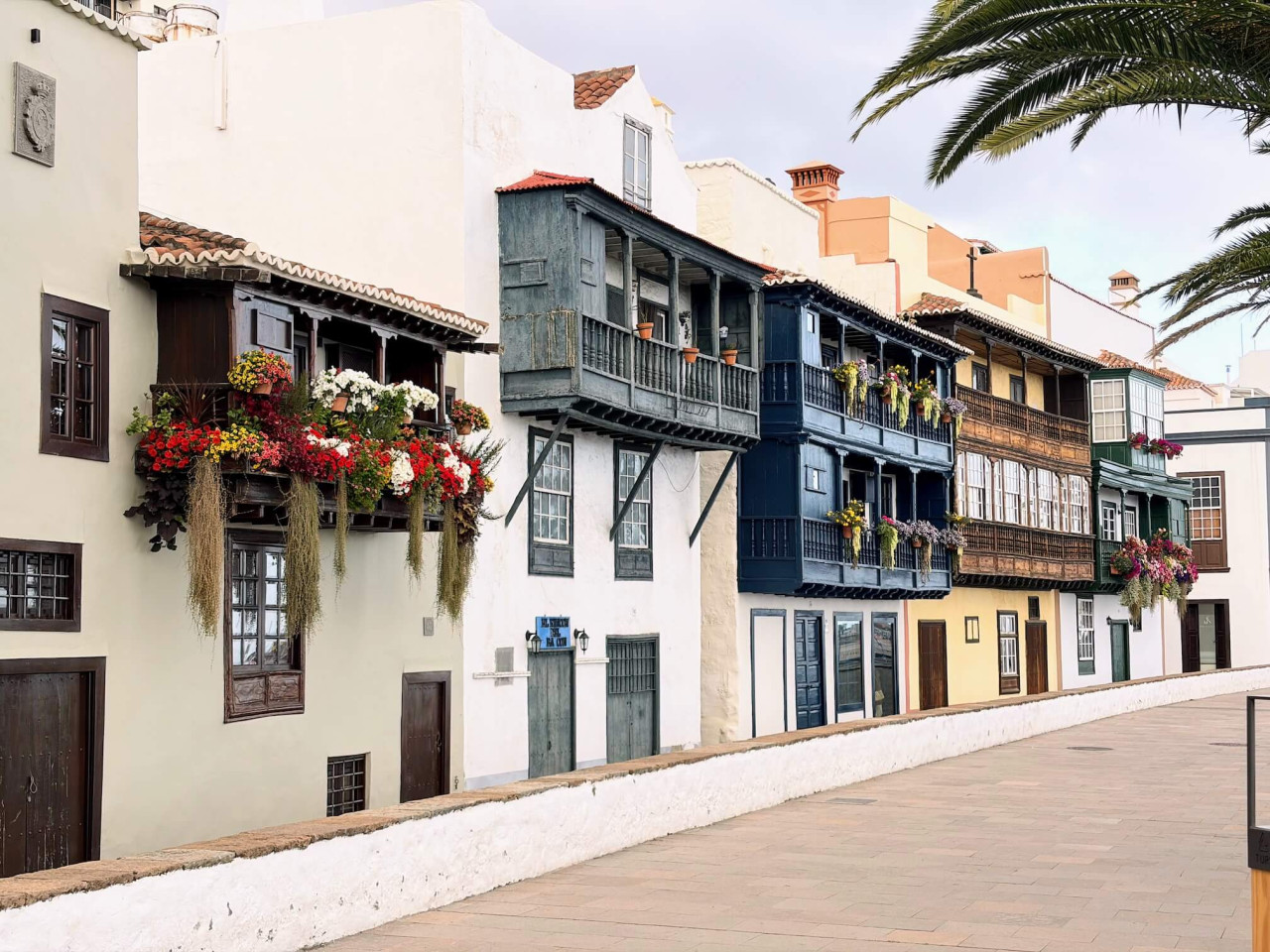 The famous wooden royal balconies are one of the city’s main attractions.